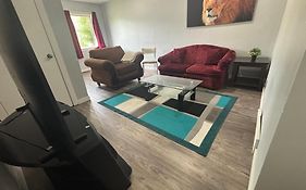 Cute Highland Park Upper B Unit